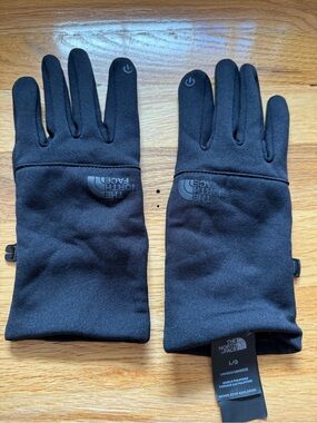 The North Face Black Touchscreen Gloves large fleece lined
